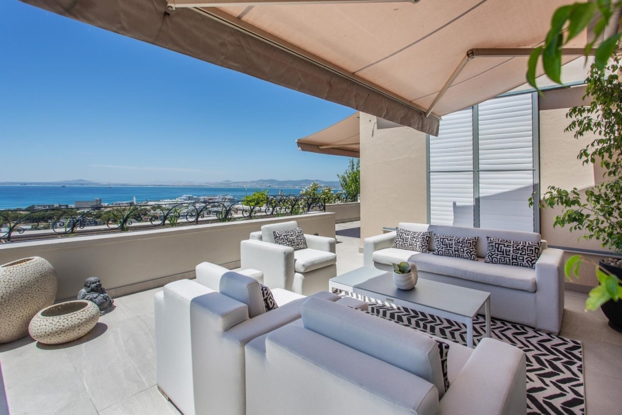 2 Bedroom Property for Sale in Green Point Western Cape